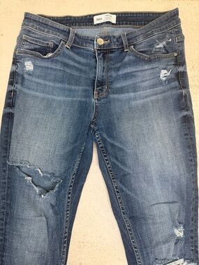 BKE “Payton” Women’s Mid Rise Skinny Ankle Distressed Blue Jeans - Size 29